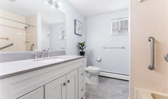 60 Hawthorne Pl 3, North Providence, RI 02904