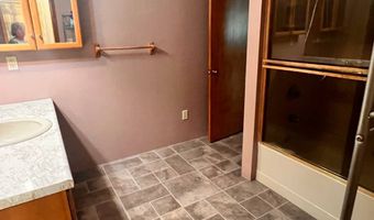 819 Black Hills Ave, Alliance, NE 69301