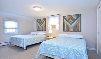17 Melbourne Dr, Narragansett, RI 02882