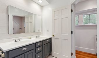 292 Plymouth St, Abington, MA 02351