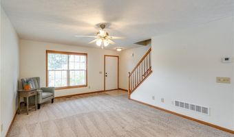 3061 Dover Dr, Akron, OH 44312