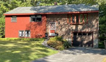 8 Wood Dr, Atkinson, NH 03811