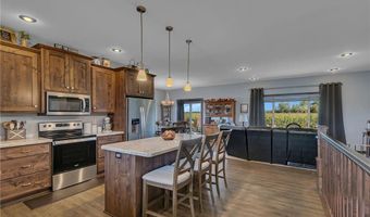 932 Waters Edge Cir, Avon, MN 56310