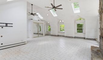 7 Page Rd, Bedford, MA 01730