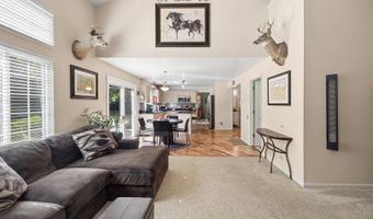 190 Lake Dr S, Algonquin, IL 60102