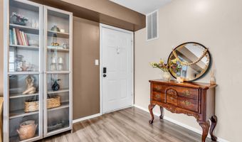 212 Wellington Pl, Aberdeen, NJ 07747