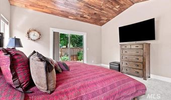 857 N River Path Ln, Boise, ID 83703