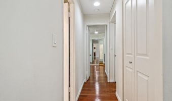 5904 MOUNT EAGLE Dr 105, Alexandria, VA 22303