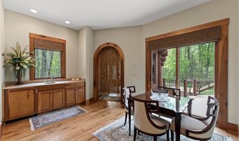 805 Cascades Dr, Aurora, OH 44202