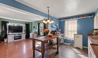 2094 Allan St, Adrian, MI 49221