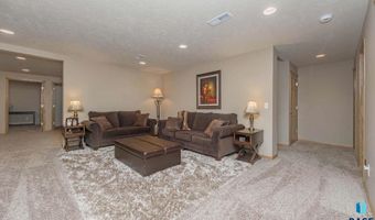 216 W Mountain Ash St, Brandon, SD 57005