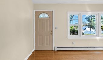 106 Van Brackle Rd, Aberdeen, NJ 07747