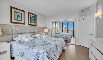 2000 Island Blvd 2006, Aventura, FL 33160