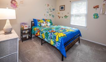 129 Dumbarton Hill Ct, Aberdeen, NJ 07747