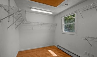 146 Alfred Drown Rd, Barrington, RI 02806