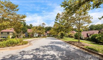 28 Trafalgar Cir, Asheville, NC 28805