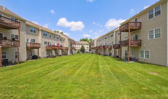 27 Riverview Ct 27, Brookfield, CT 06804