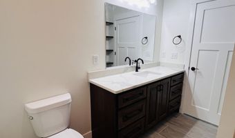 921 Willet St, Aberdeen, SD 57401