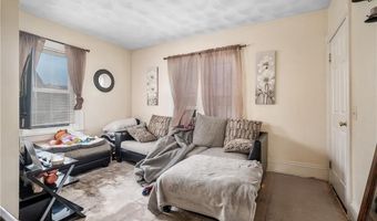 13 Elizabeth St, Cumberland, RI 02864