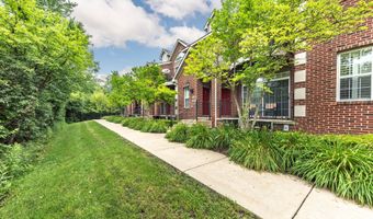 241 W Oakbrook Dr, Ann Arbor, MI 48103