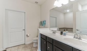 41673 MCMONAGLE Sq, Aldie, VA 20105