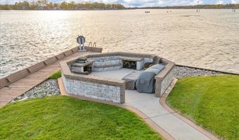 523 Lathrop Ave, Algonac, MI 48001