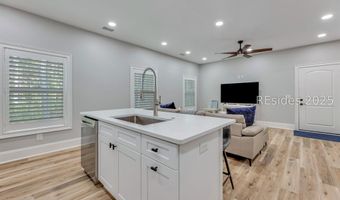 11 Bartons Run Dr, Bluffton, SC 29910