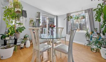 542 Main St, Hopkinton, RI 02833