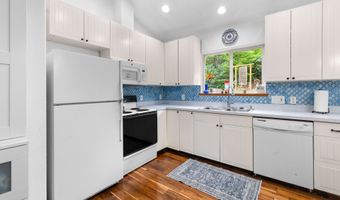 142 S QUADRANT St, Rockaway Beach, OR 97136