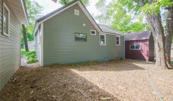 1321 S Darling Dr NW, Alexandria, MN 56308