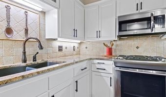 946 Briarwood Dr, Bartlesville, OK 74006