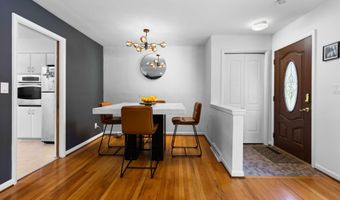 1534 Barrington Pl, Ann Arbor, MI 48103