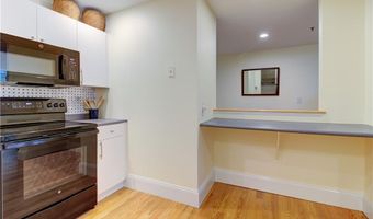 2 School St 403, Lincoln, RI 02802