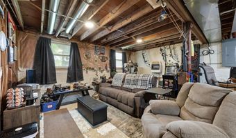 302 N Pratt St, Anamosa, IA 52220