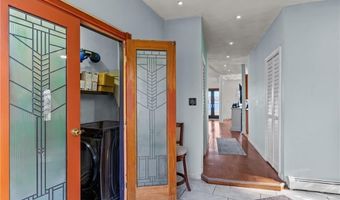 99 Smith St, Bristol, RI 02809
