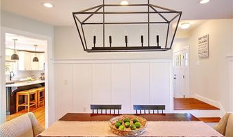 7 Court Ave, Barrington, RI 02806