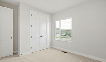 1490 N 162nd Ter, Basehor, KS 66007