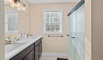28 Murray Rd, Ashburnham, MA 01430