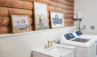 21663 OATLANDS Rd, Aldie, VA 20105