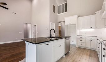 2 Hebrides Cir, Bella Vista, AR 72715