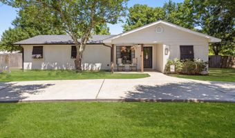 609 Beyer Dr, Bay St. Louis, MS 39520