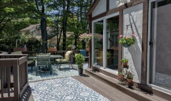 350 Brooke Meadow Rd, Berlin, CT 06037