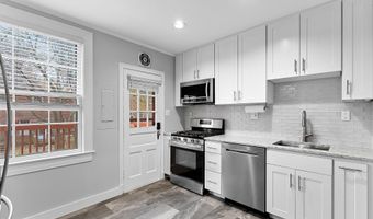 1400 S BARTON St 425, Arlington, VA 22204