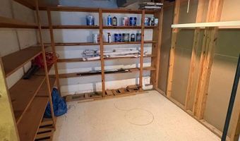 9702 SINGLETON Dr, Bethesda, MD 20817