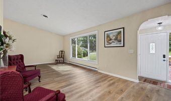 621 Van Oaks Dr, Amherst, OH 44001