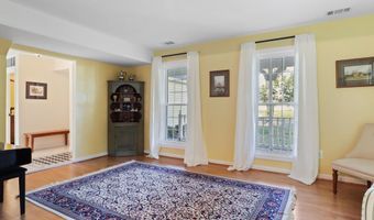 5512 DUNSMORE Rd, Alexandria, VA 22315