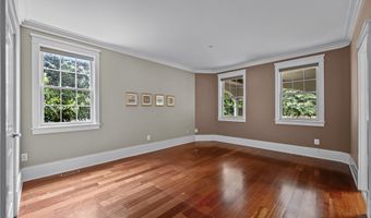 9715 SINGLETON Dr, Bethesda, MD 20817