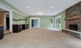3867 Hawk Crest Rd, Ann Arbor, MI 48103