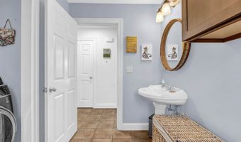 174 Rolling Meadow Dr, Bangor, ME 04401