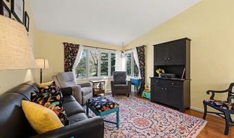1472 Arden View Dr, Arden Hills, MN 55112